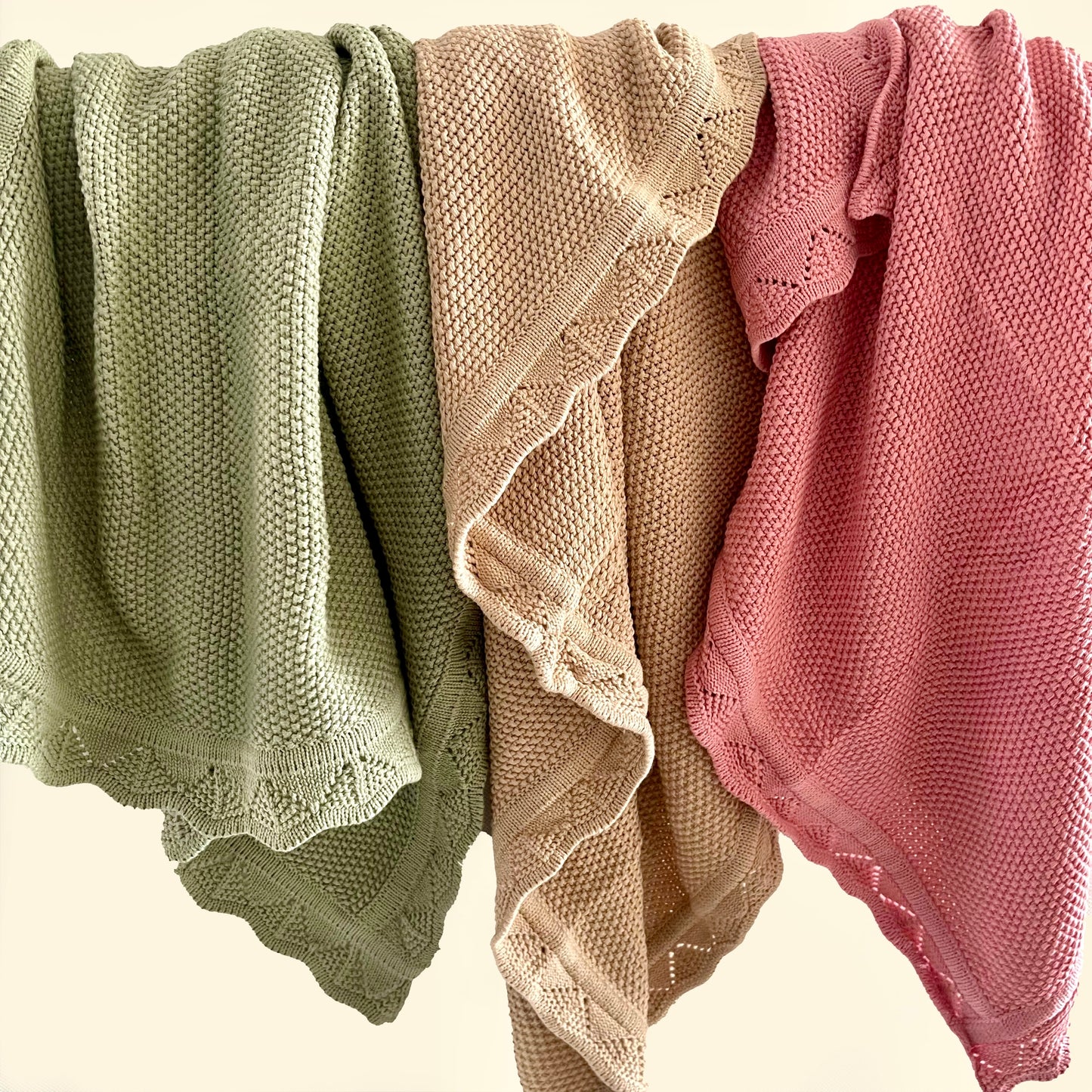 Scalloped Edge Knitted Blanket - Rose Blush