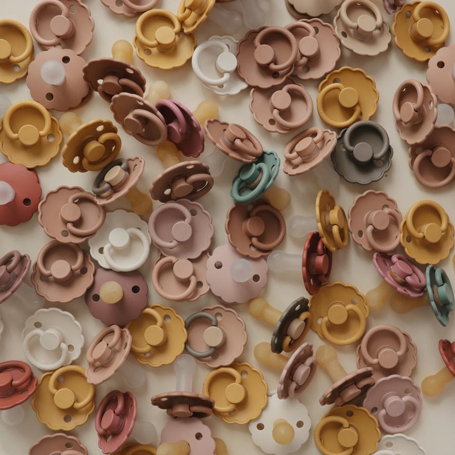 FRIGG Daisy Natural Rubber Pacifier - Biscuit - Size 1