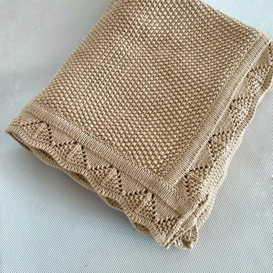 Scalloped Edge Knitted Blanket - Plain Vanilla