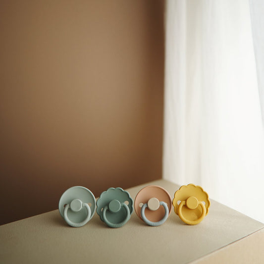 FRIGG Daisy Natural Rubber Pacifier - Honey Gold - Size 1