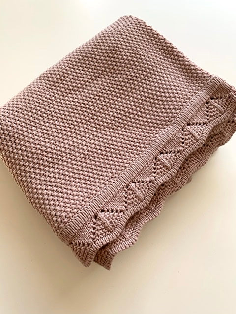 Scalloped Edge Knitted Blanket - Dusky Mauve
