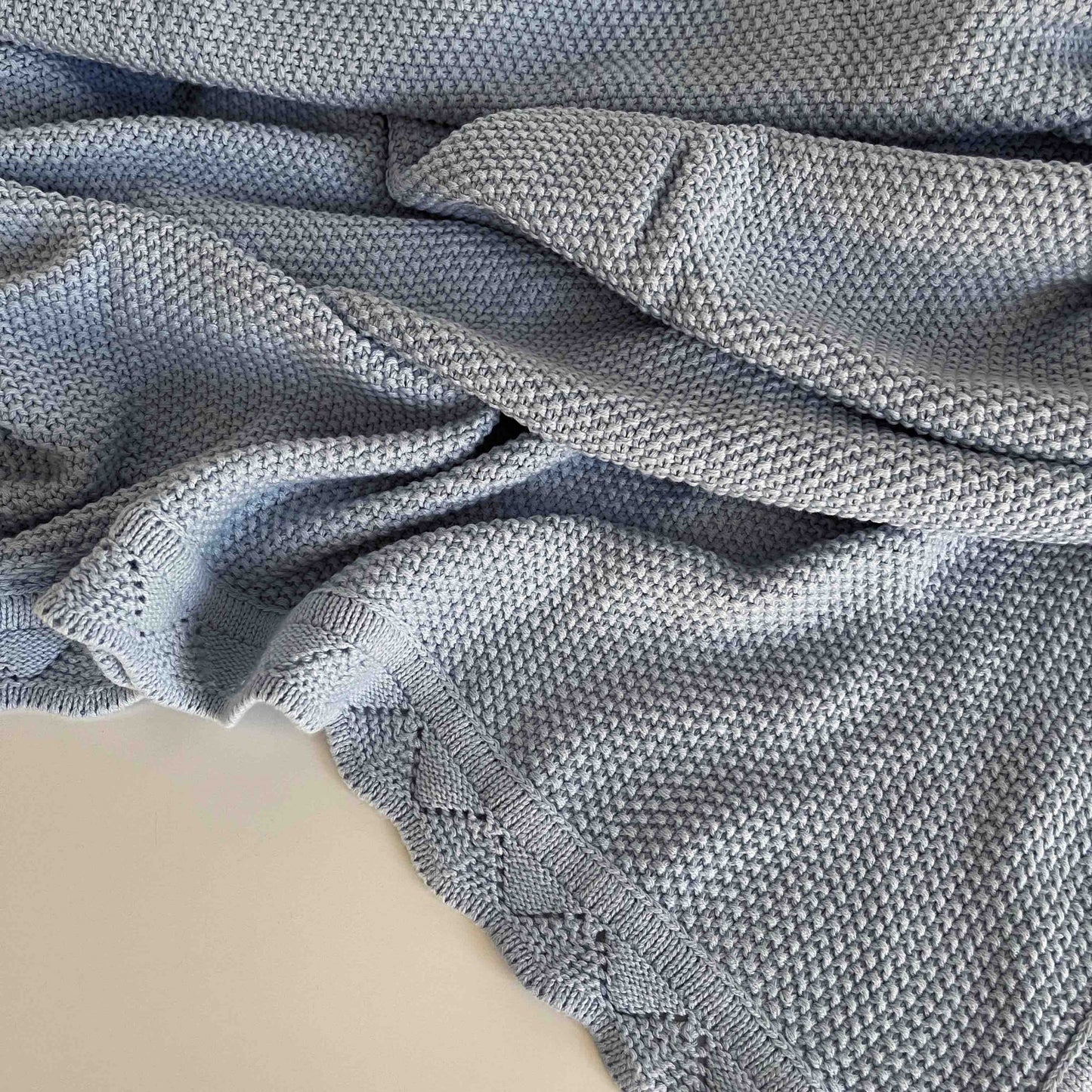 Scalloped Edge Knitted Blanket - Baby Blue