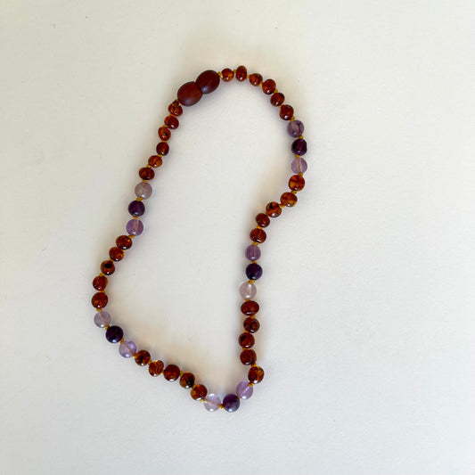 Ambre - Amber with mixed purple gemstones