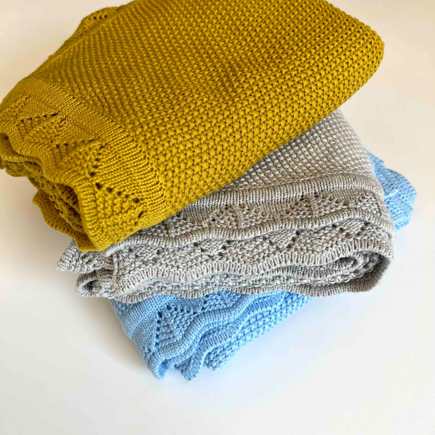 Scalloped Edge Knitted Blanket - Sky Blue