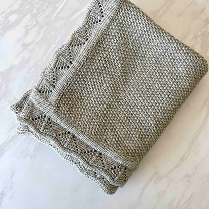 Scalloped Edge Knitted Blanket - Grey Confetti