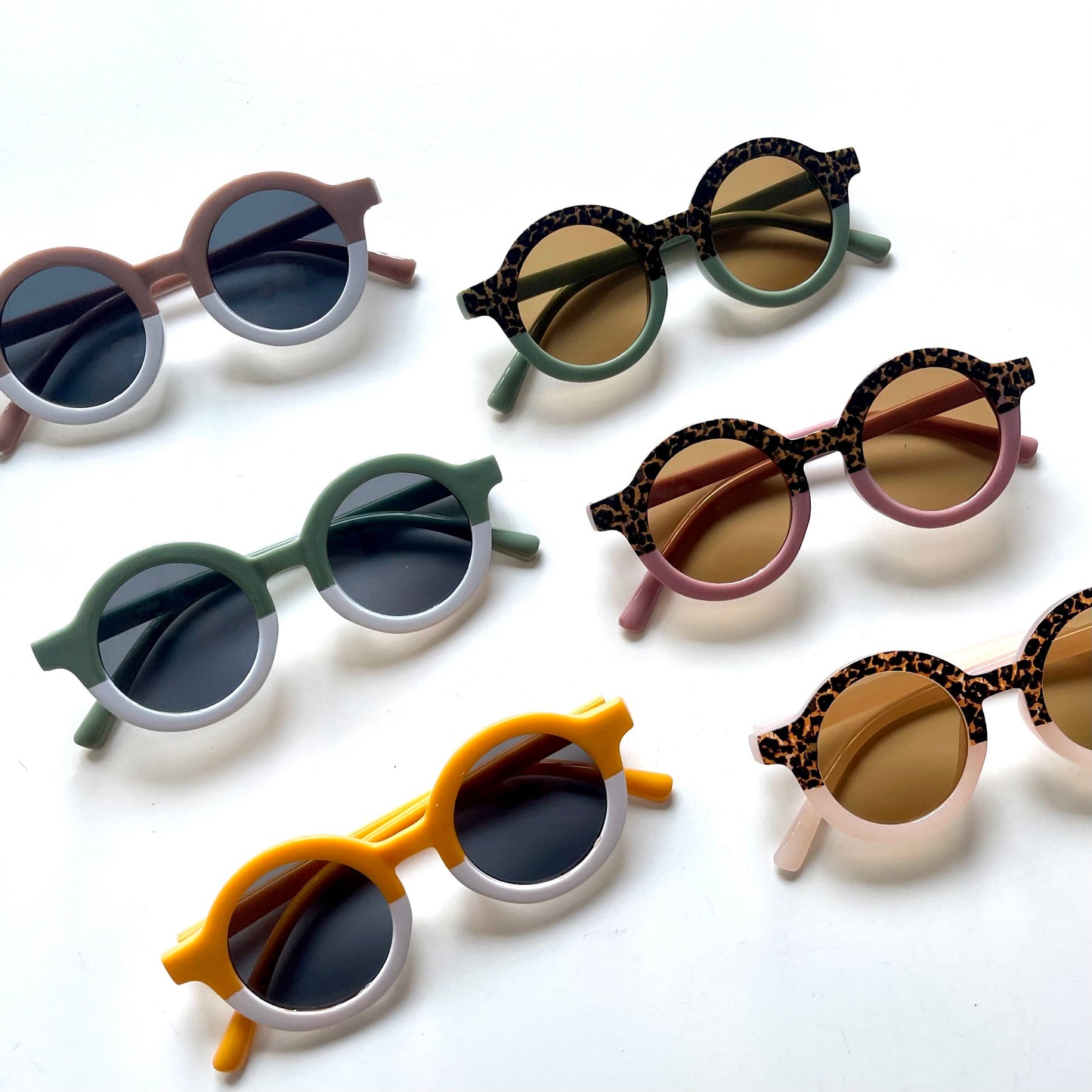 The Two-Toned Retro Sunnies