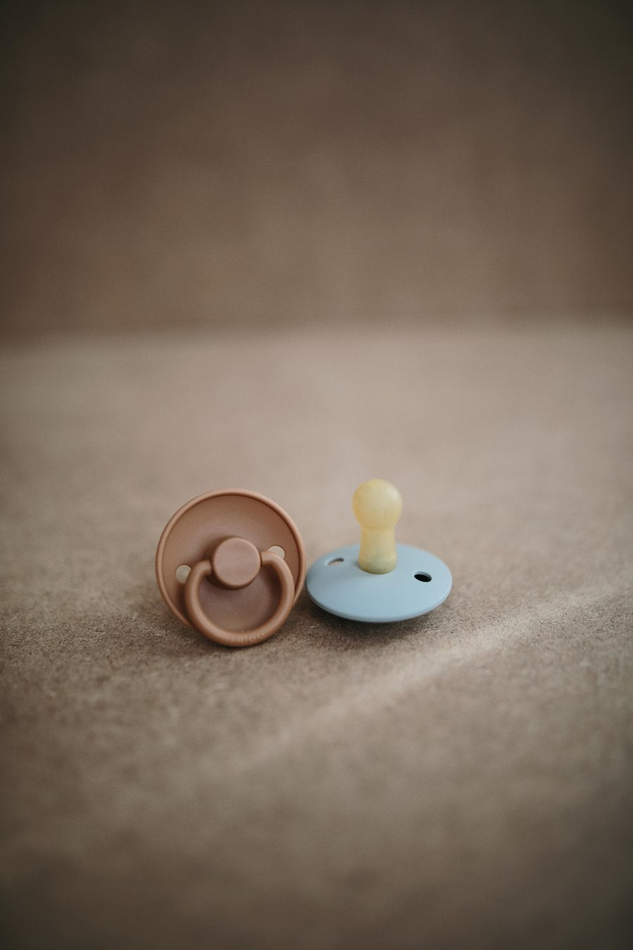 FRIGG Natural Rubber Pacifier - Cream - Size 1